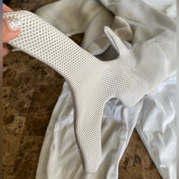 GRAY SHARK 🦈 KID COSTUME SIZE 4-6X 🌟NWOT🌟 - Picture 6 of 9